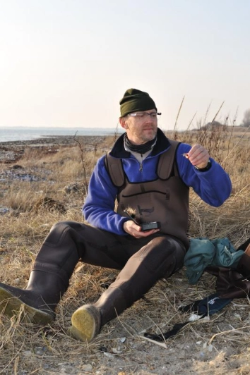 Uffe assessing a fly Uffe assessing a fly